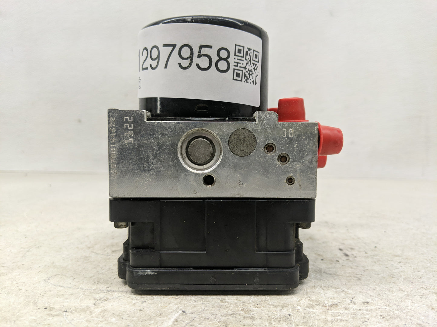 2014 Volkswagen Jetta ABS Pump Control Module Replacement P/N:1K0 907 379 BM 1K0 614 517 EA Fits Fits 2013 2015 OEM Used Aut
