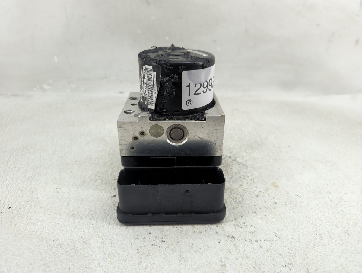 2014 Volkswagen Jetta Anti-Lock Brake ABS Pump Module Actuator OEM P/N:1K0 614 517 Fits Fits 2013 2015 OEM Used Auto Parts -