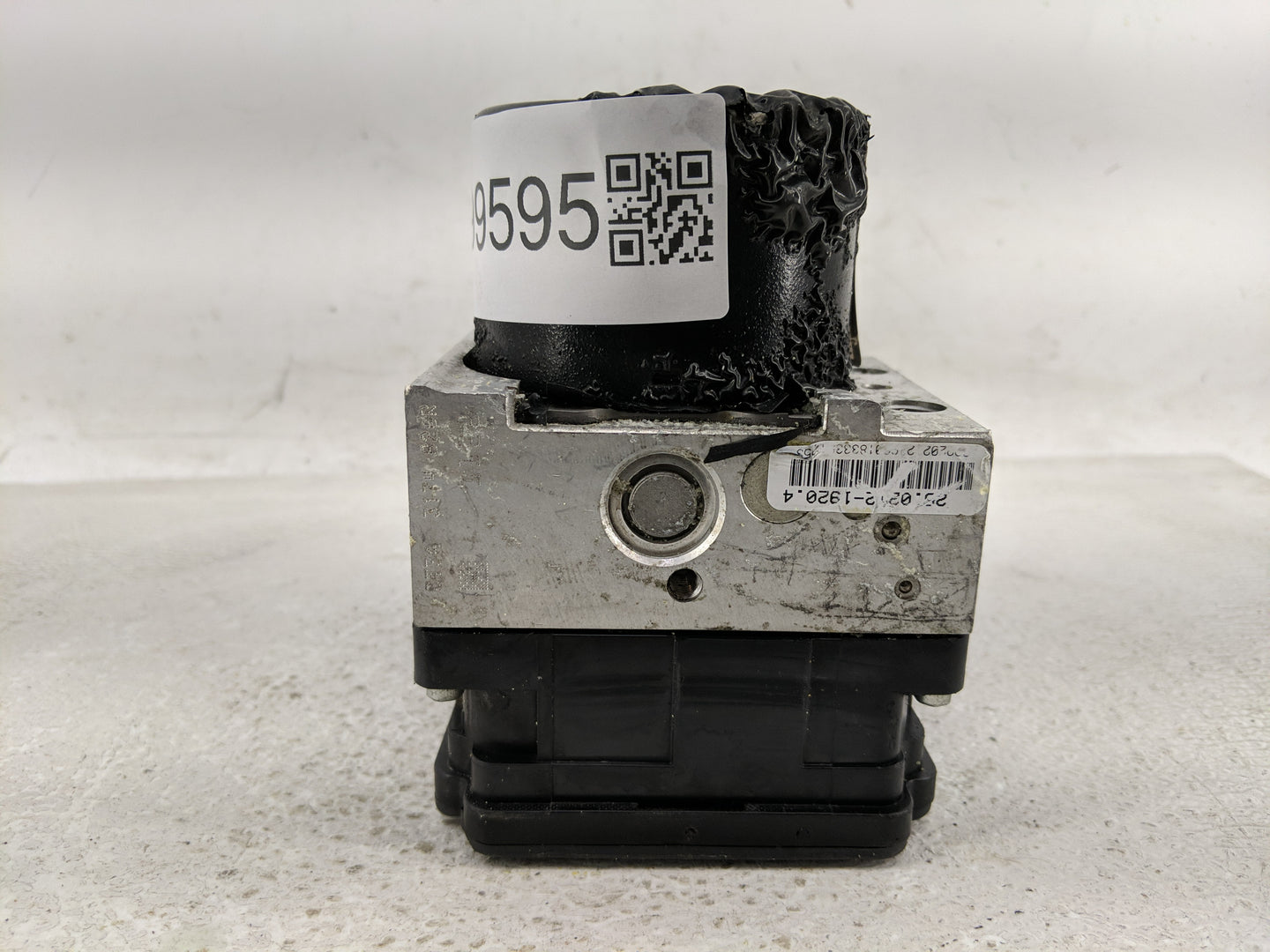 2014 Volkswagen Jetta ABS Pump Control Module Replacement P/N:1K0 614 517 EA Fits Fits 2013 2015 OEM Used Auto Parts - Oemus