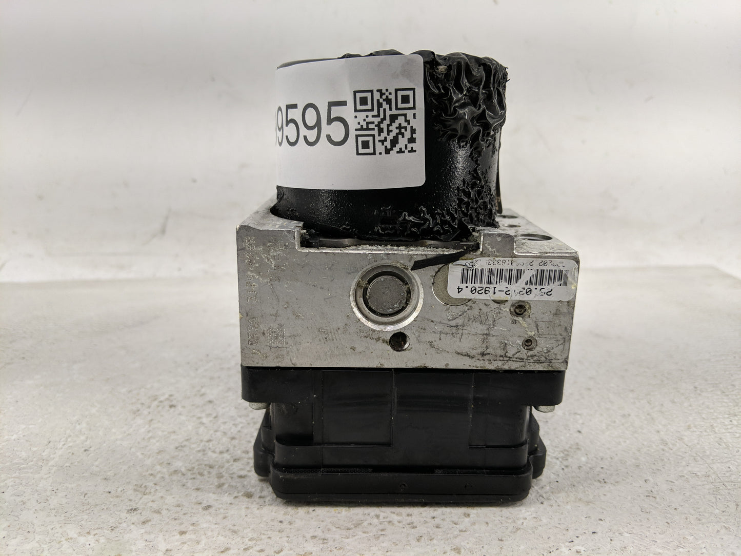 2014 Volkswagen Jetta ABS Pump Control Module Replacement P/N:1K0 614 517 EA Fits Fits 2013 2015 OEM Used Auto Parts - Oemus