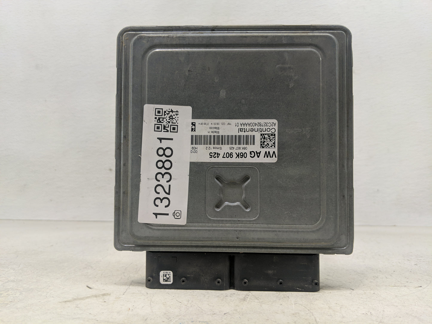 2014 Volkswagen Jetta PCM Engine Control Computer ECU ECM PCU OEM P/N:06K 907 425 06K 906 070 F Fits OEM Used Auto Parts - O