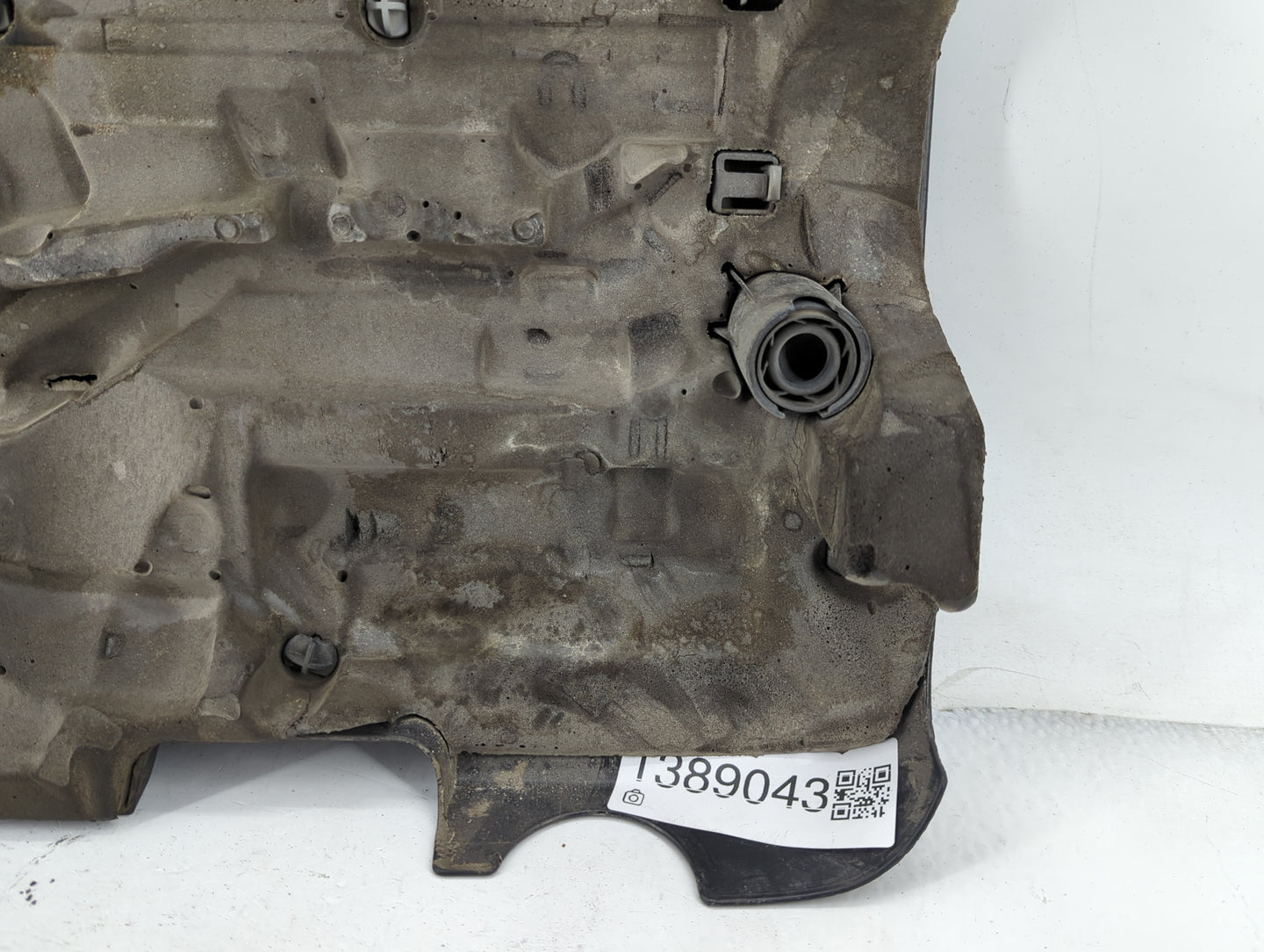2014 Volkswagen Jetta Engine Cover - Oemusedautoparts1.com