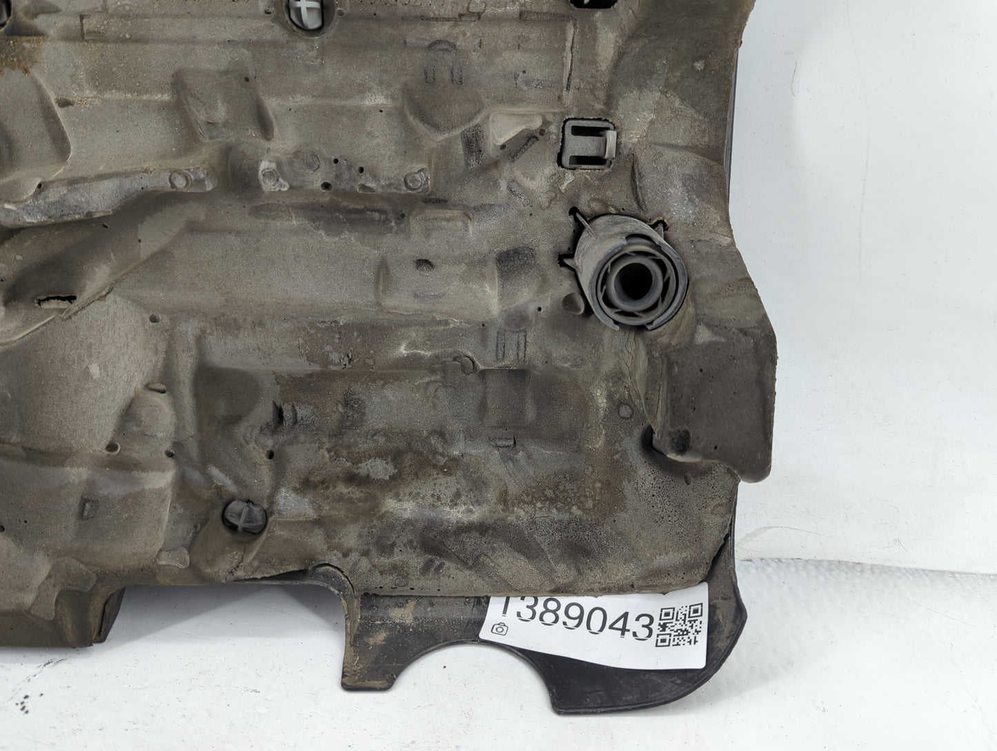 2014 Volkswagen Jetta Engine Cover - Oemusedautoparts1.com