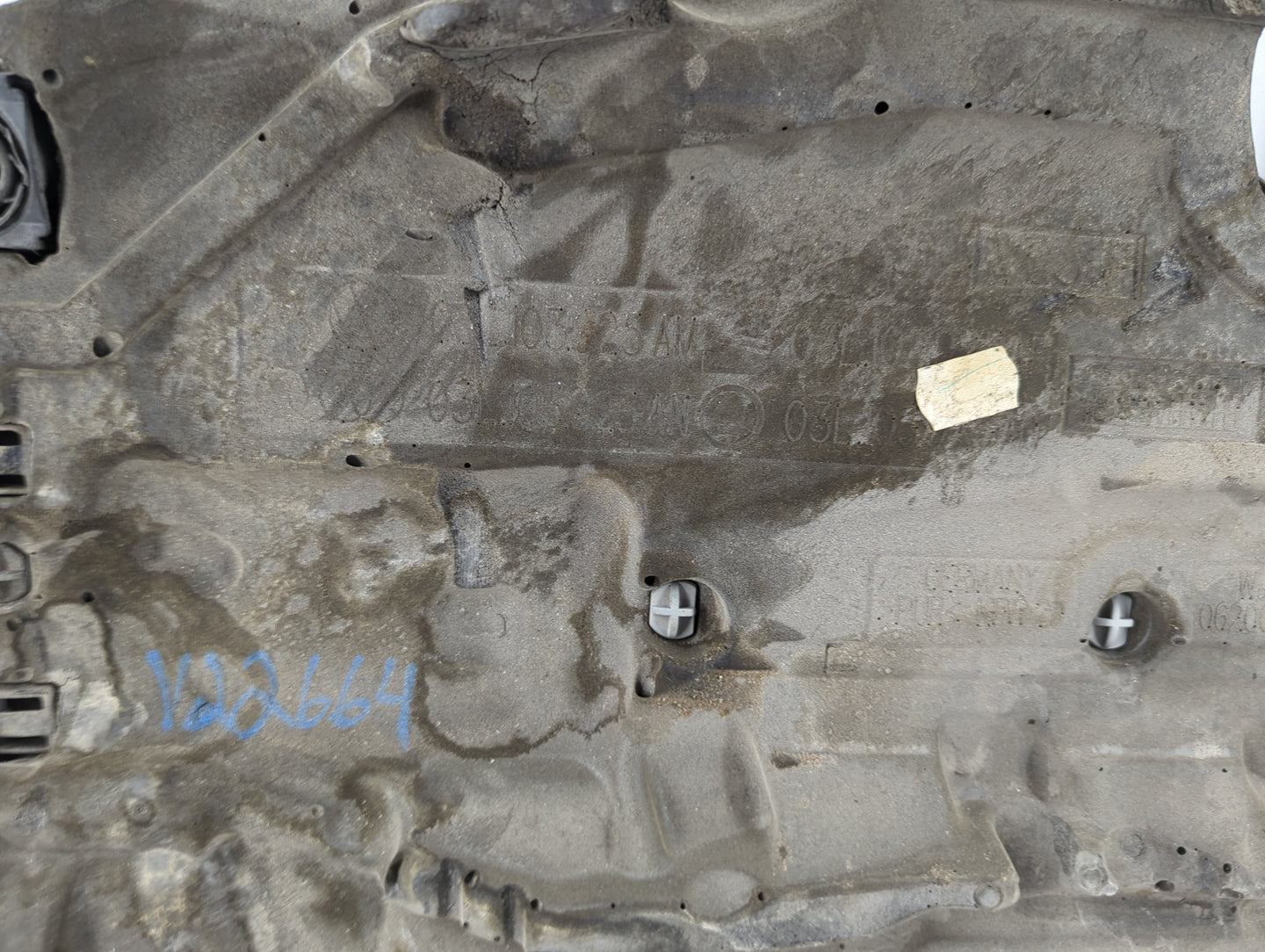 2014 Volkswagen Jetta Engine Cover - Oemusedautoparts1.com