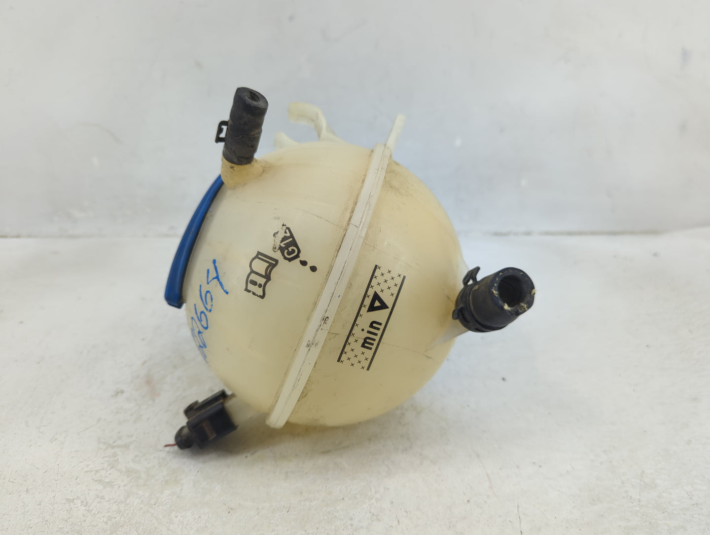 2005 Volkswagen Jetta Radiator Coolant Overflow Expansion Tank Bottle 1389882 - Oemusedautoparts1.com