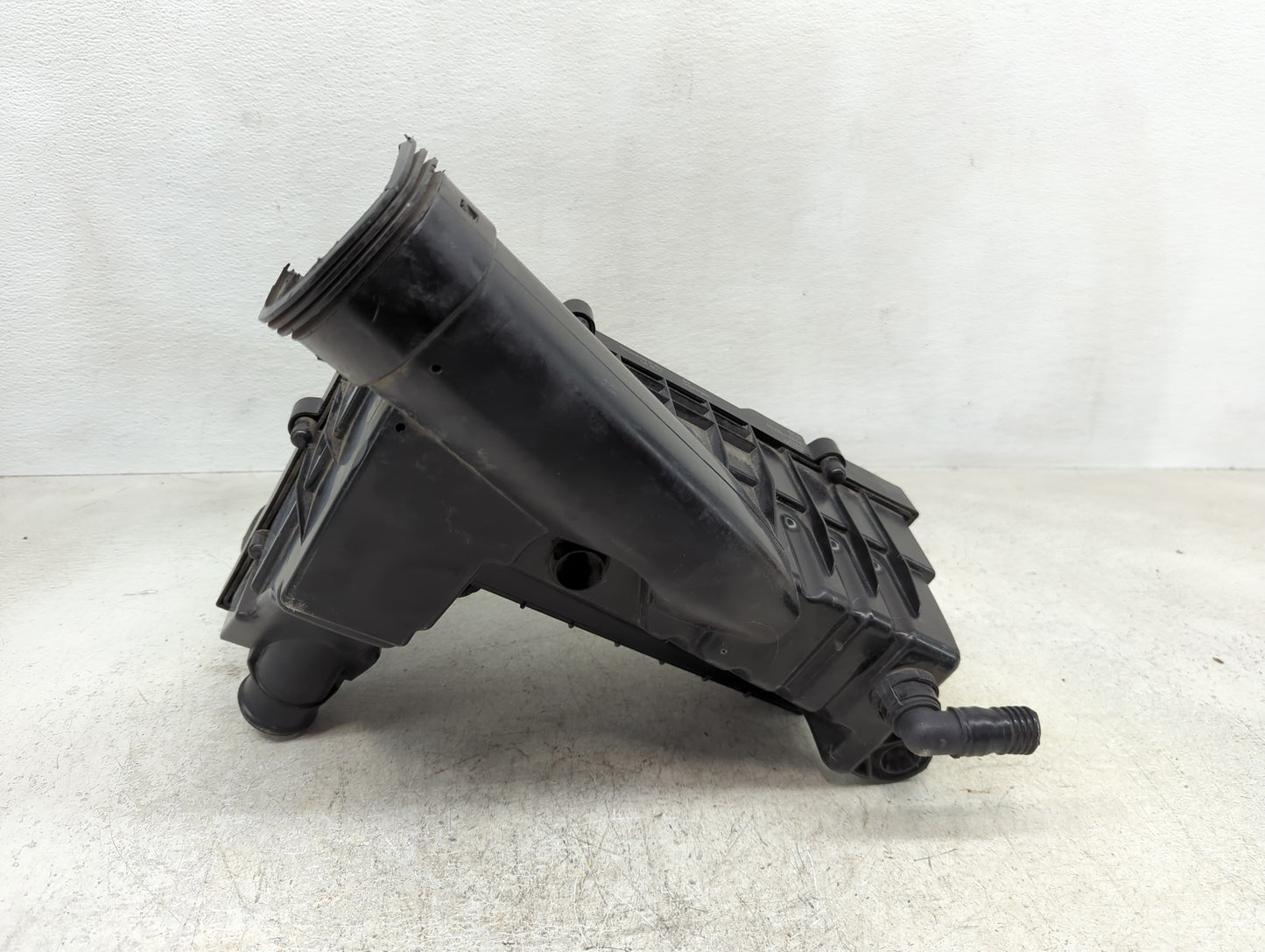 2008-2014 Volkswagen Jetta Air Cleaner Intake-duct Hose Tube - Oemusedautoparts1.com