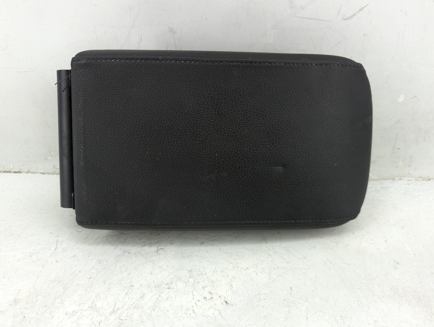 2012-2018 Volkswagen Jetta Center Console Armrest Cover Lid Fits Fits 2012 2013 2014 2015 2016 2017 2018 OEM Used Auto Parts