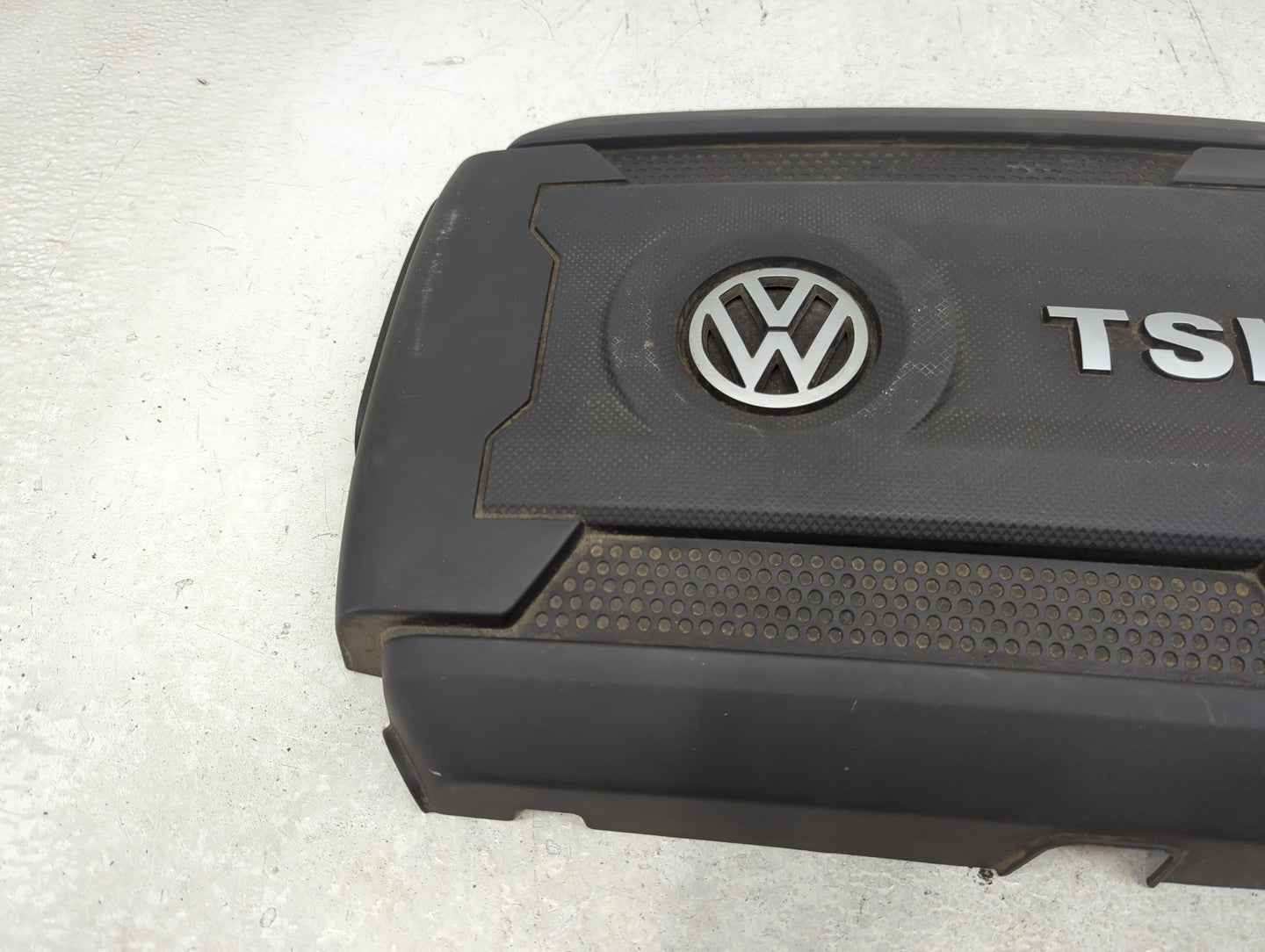 2014 Volkswagen Jetta Engine Cover - Oemusedautoparts1.com