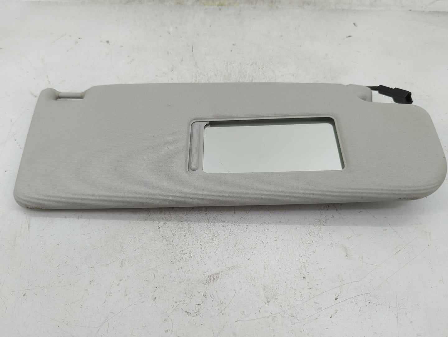 2011-2014 Volkswagen Jetta Sun Visor Shade Replacement Passenger Right Mirror Fits Fits 2011 2012 2013 2014 OEM Used Auto Pa