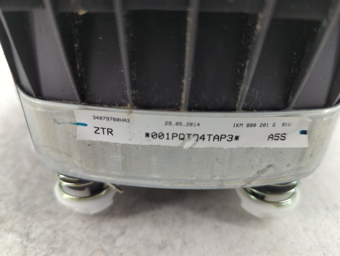 2014 Volkswagen Jetta Air Bag Driver Left Steering Wheel Mounted Fits OEM Used Auto Parts - Oemusedautoparts1.com