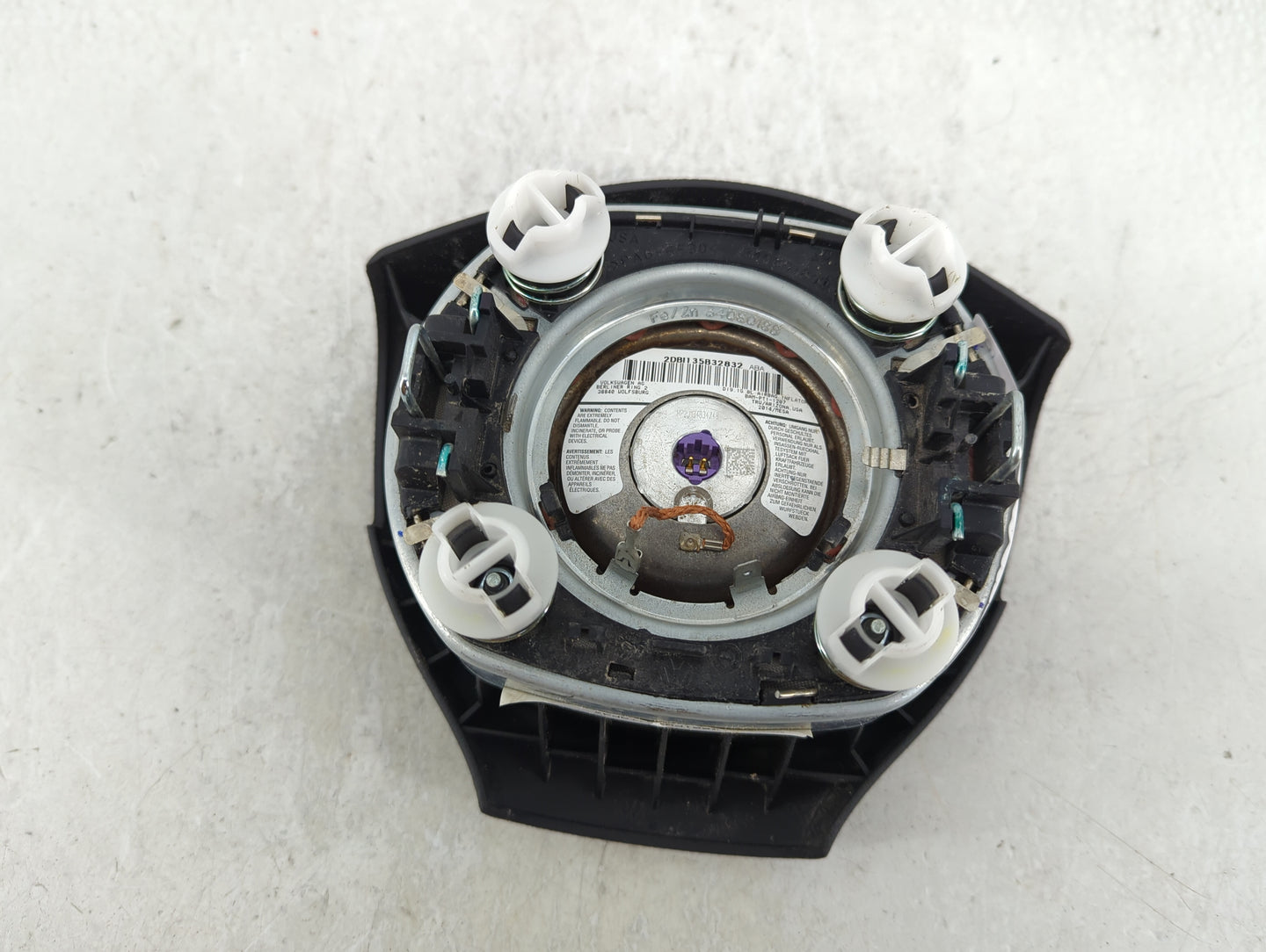 2014 Volkswagen Jetta Air Bag Driver Left Steering Wheel Mounted Fits OEM Used Auto Parts - Oemusedautoparts1.com