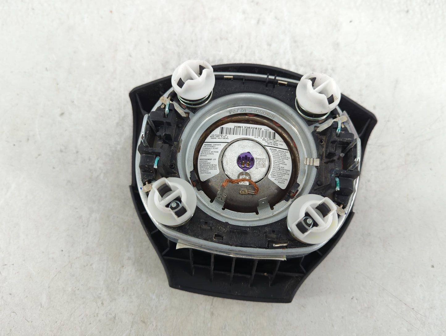 2014 Volkswagen Jetta Air Bag Driver Left Steering Wheel Mounted Fits OEM Used Auto Parts - Oemusedautoparts1.com