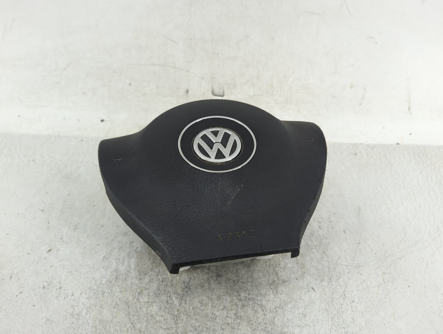 2014 Volkswagen Jetta Air Bag Driver Left Steering Wheel Mounted Fits OEM Used Auto Parts - Oemusedautoparts1.com