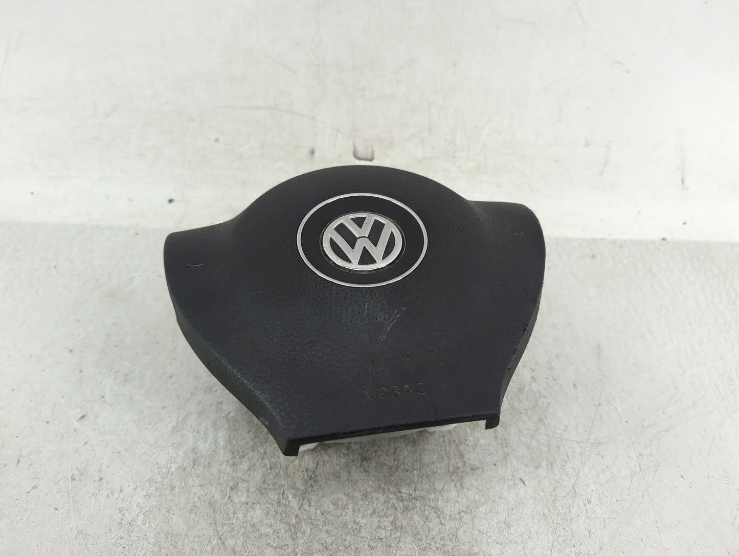 2014 Volkswagen Jetta Air Bag Driver Left Steering Wheel Mounted Fits OEM Used Auto Parts - Oemusedautoparts1.com