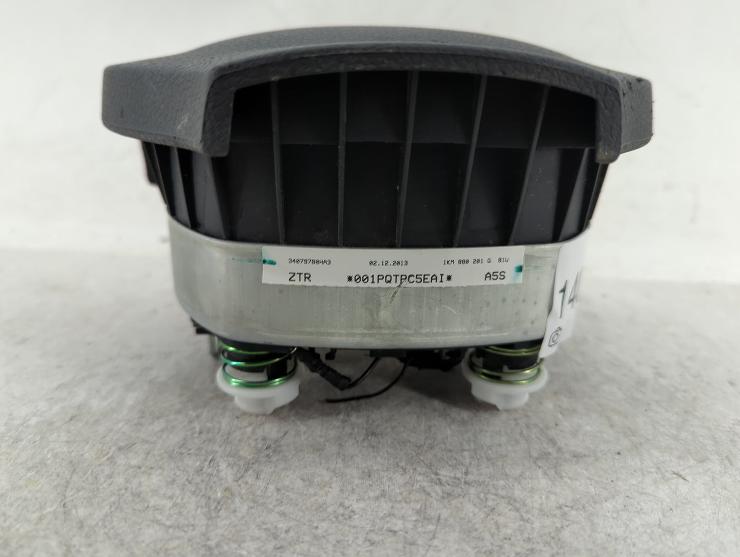 2014 Volkswagen Jetta Air Bag Driver Left Steering Wheel Mounted Fits OEM Used Auto Parts - Oemusedautoparts1.com