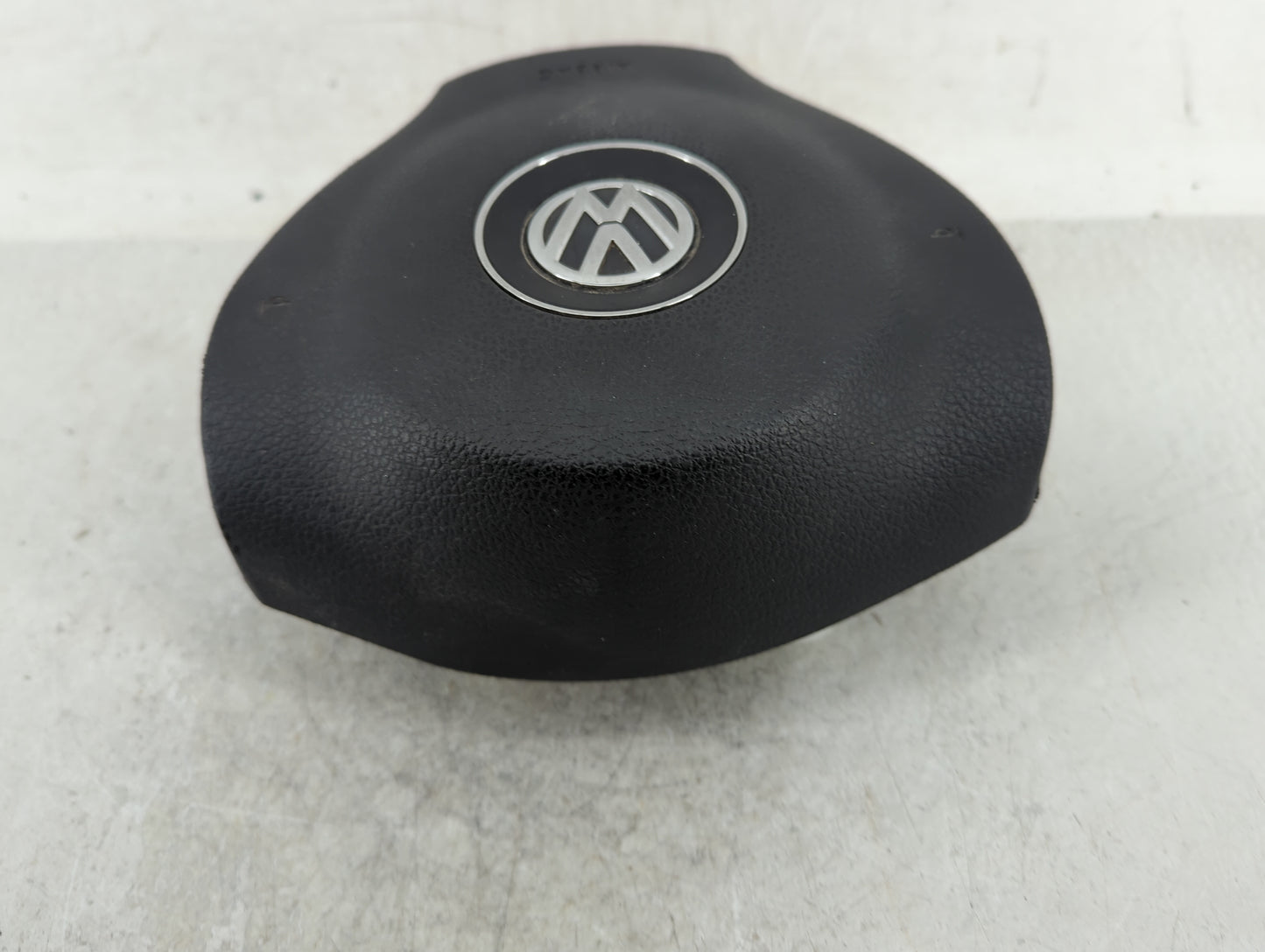 2014 Volkswagen Jetta Air Bag Driver Left Steering Wheel Mounted Fits OEM Used Auto Parts - Oemusedautoparts1.com