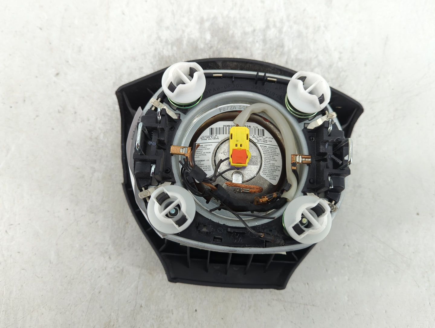 2014 Volkswagen Jetta Air Bag Driver Left Steering Wheel Mounted Fits OEM Used Auto Parts - Oemusedautoparts1.com