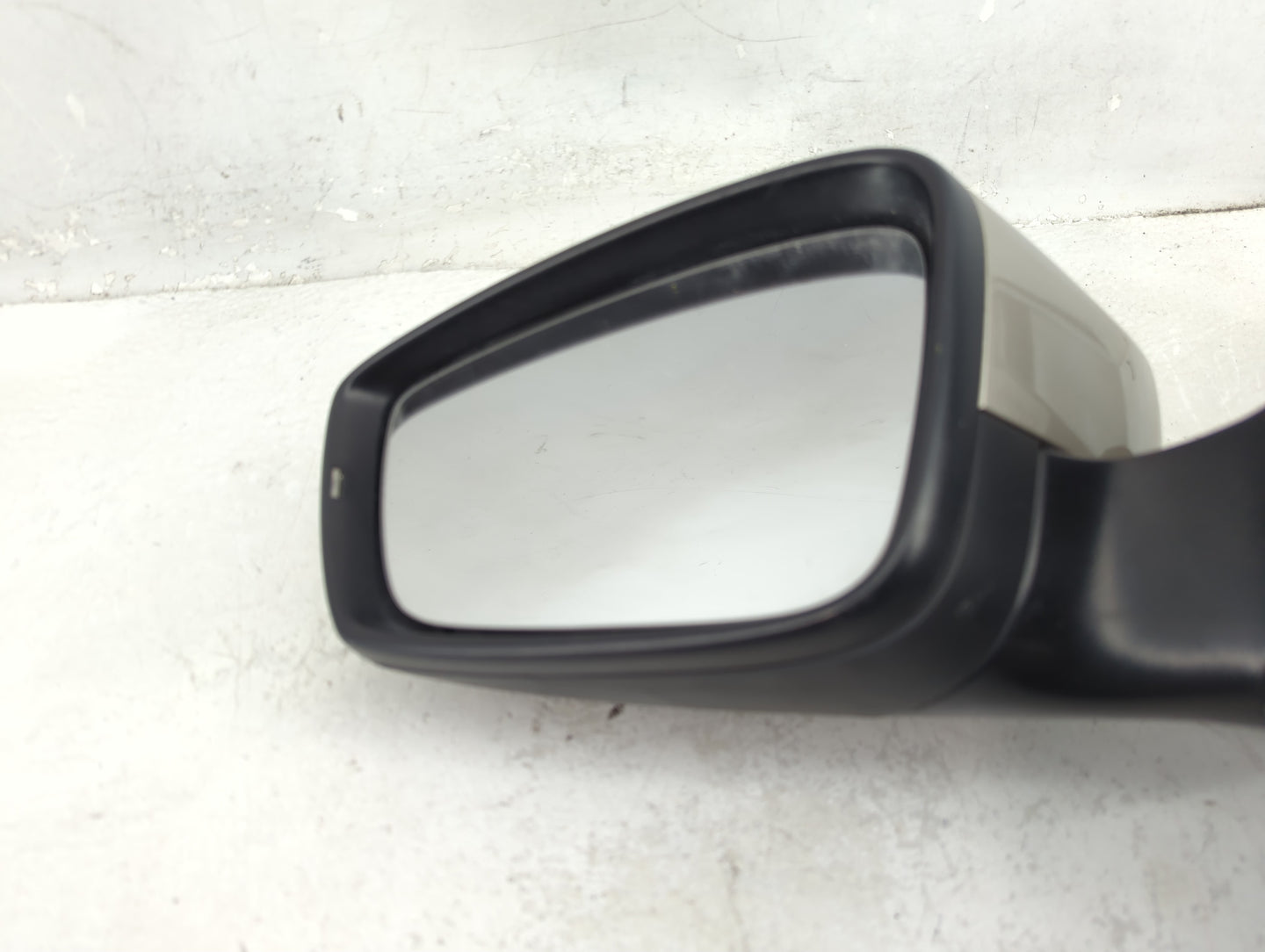 2011-2016 Volkswagen Jetta Driver Side View Mirror - Left Door Mirror OEM Used - Oemusedautoparts1.com