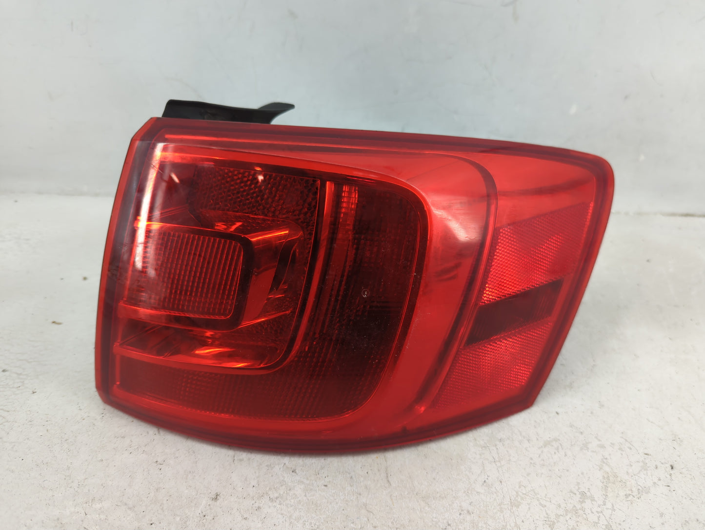 2011-2014 Volkswagen Jetta Tail Light Assembly Passenger Right OEM P/N:5C6945208 Fits Fits 2011 2012 2013 2014 OEM Used Auto