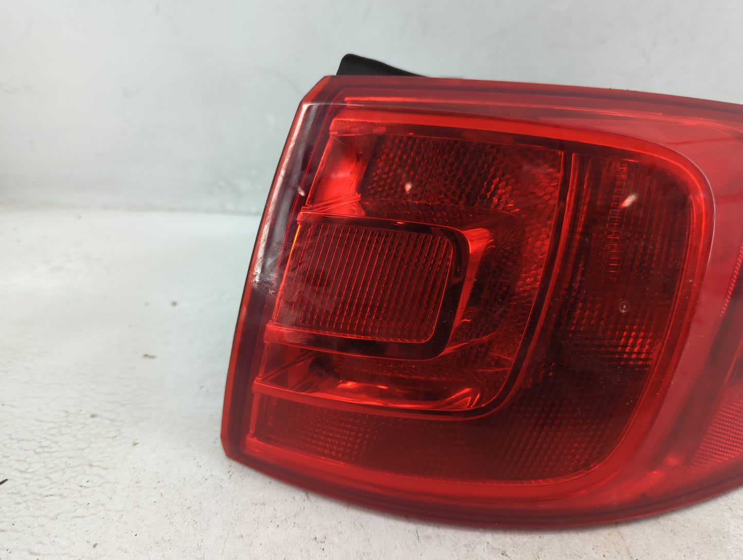2011-2014 Volkswagen Jetta Tail Light Assembly Passenger Right OEM P/N:5C6945208 Fits Fits 2011 2012 2013 2014 OEM Used Auto