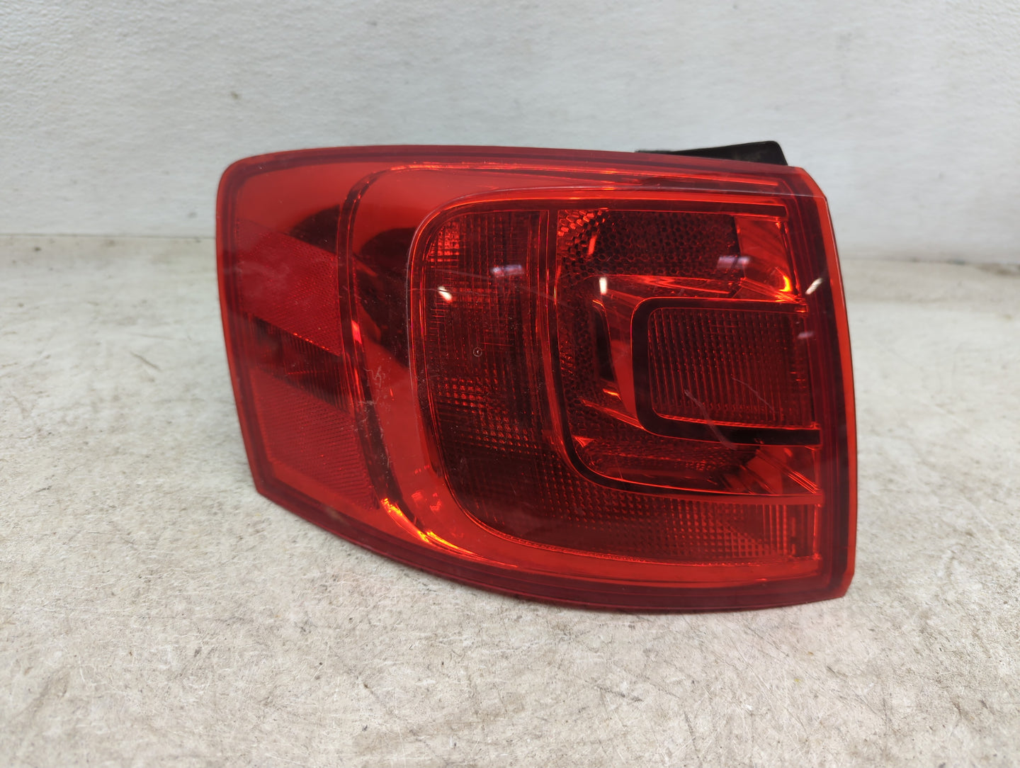 2011-2014 Volkswagen Jetta Tail Light Assembly Passenger Right OEM Fits Fits 2011 2012 2013 2014 OEM Used Auto Parts - Oemus