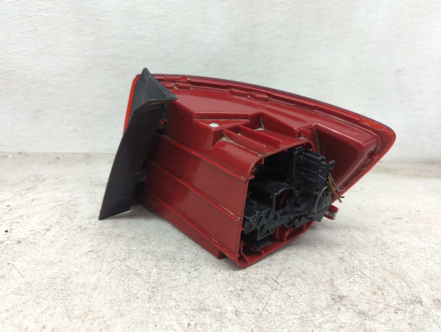 2011-2014 Volkswagen Jetta Tail Light Assembly Passenger Right OEM Fits Fits 2011 2012 2013 2014 OEM Used Auto Parts - Oemus