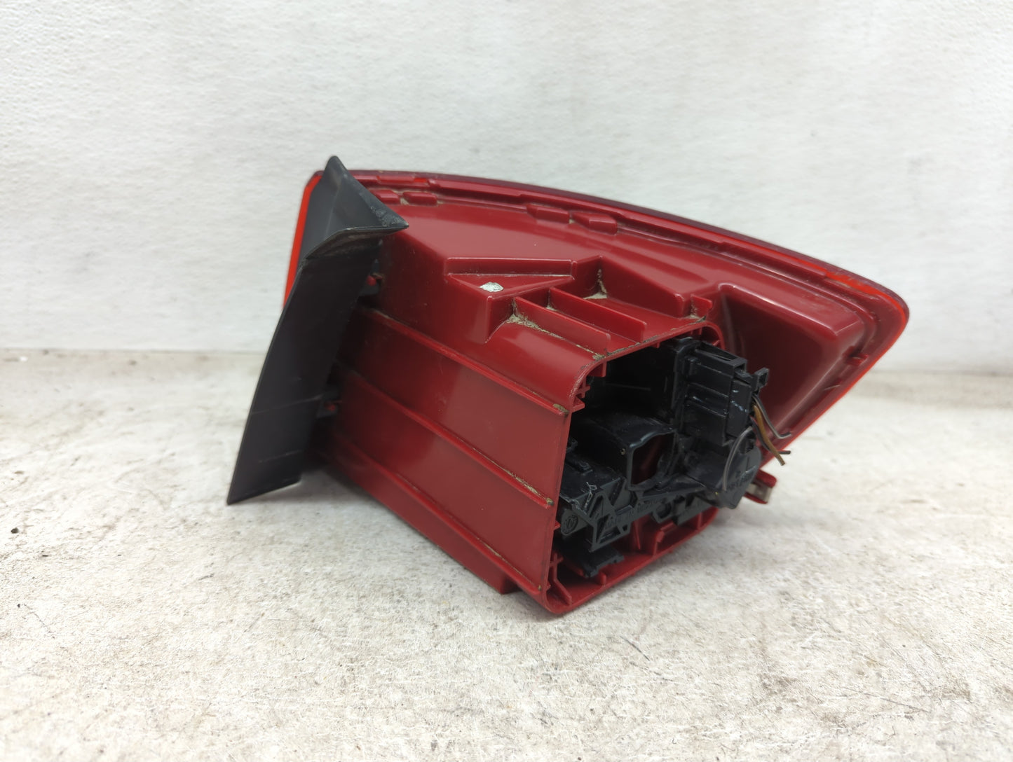 2011-2014 Volkswagen Jetta Tail Light Assembly Passenger Right OEM Fits Fits 2011 2012 2013 2014 OEM Used Auto Parts - Oemus