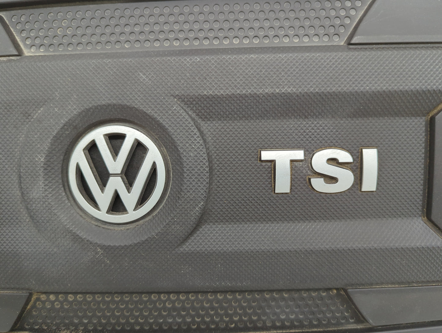 2014 Volkswagen Jetta Engine Cover - Oemusedautoparts1.com