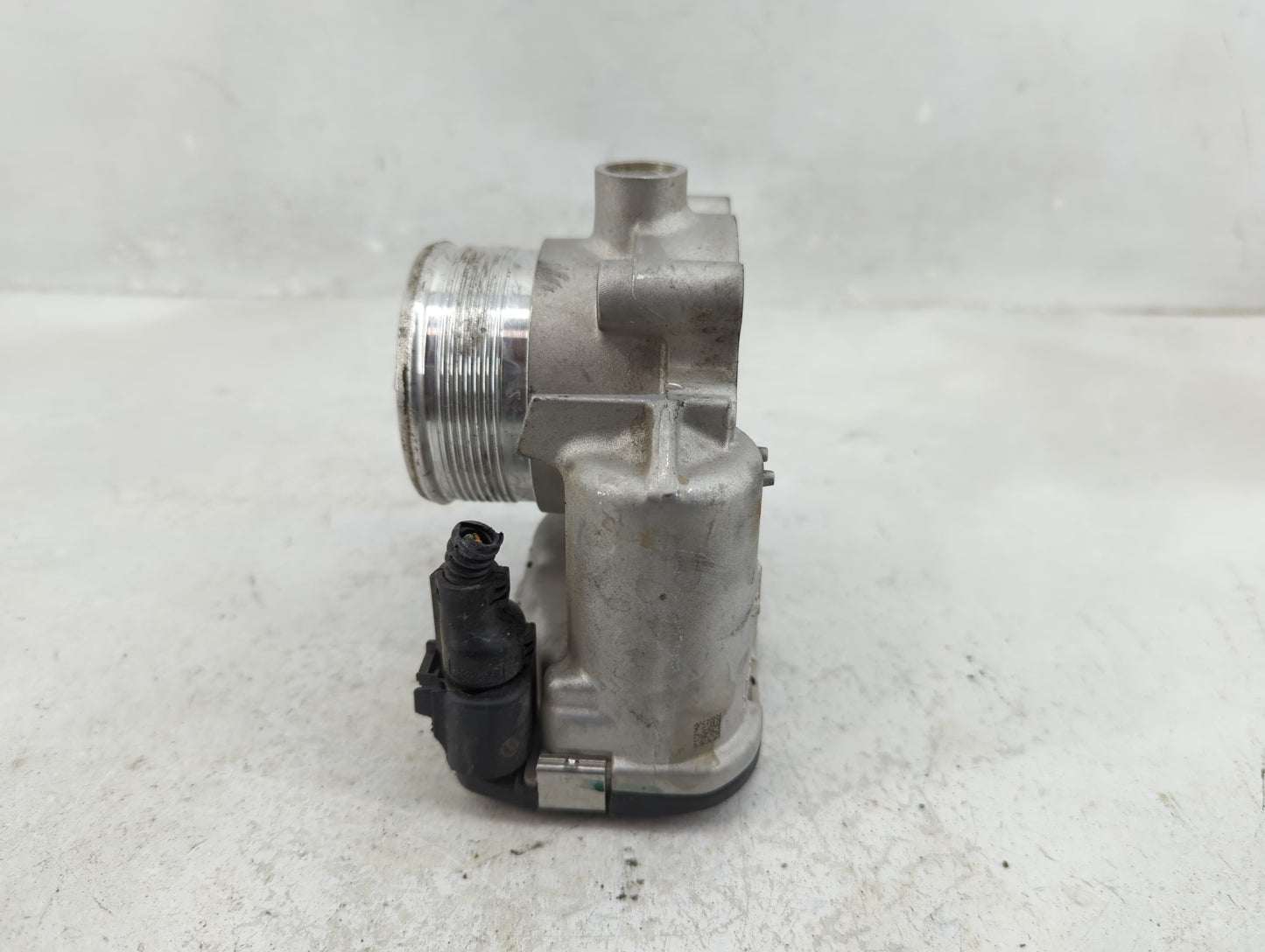 2014-2017 Volkswagen Jetta Throttle Body P/N:06K133062D Fits Fits 2014 2015 2016 2017 OEM Used Auto Parts - Oemusedautoparts