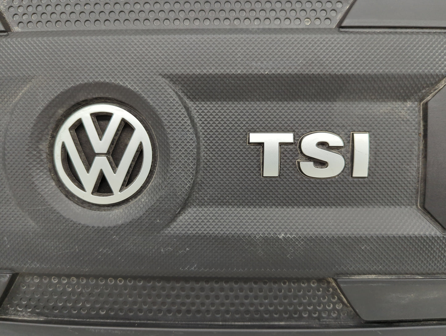2014 Volkswagen Jetta Engine Cover - Oemusedautoparts1.com