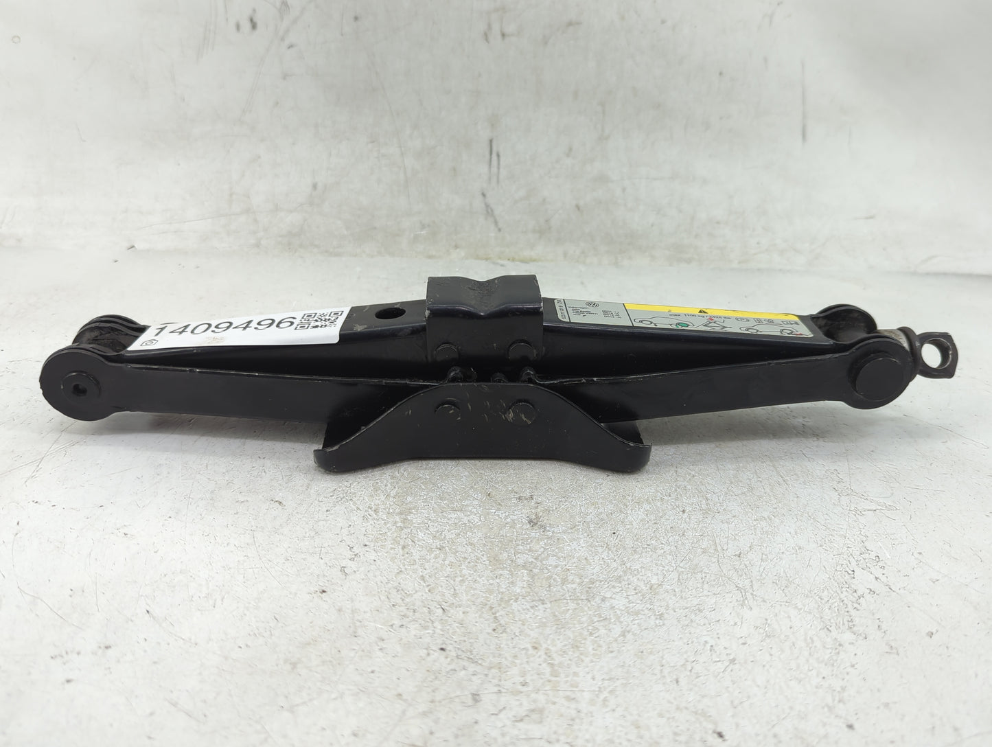 2014 Volkswagen Jetta Spare Scissor Car Jack - Oemusedautoparts1.com