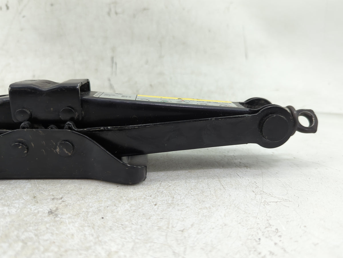 2014 Volkswagen Jetta Spare Scissor Car Jack 1409496 - Oemusedautoparts1.com