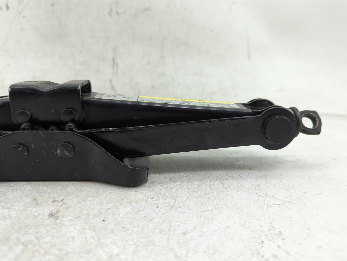 2014 Volkswagen Jetta Spare Scissor Car Jack 1409496 - Oemusedautoparts1.com