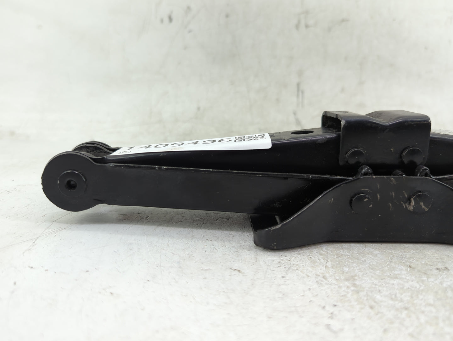 2014 Volkswagen Jetta Spare Scissor Car Jack - Oemusedautoparts1.com