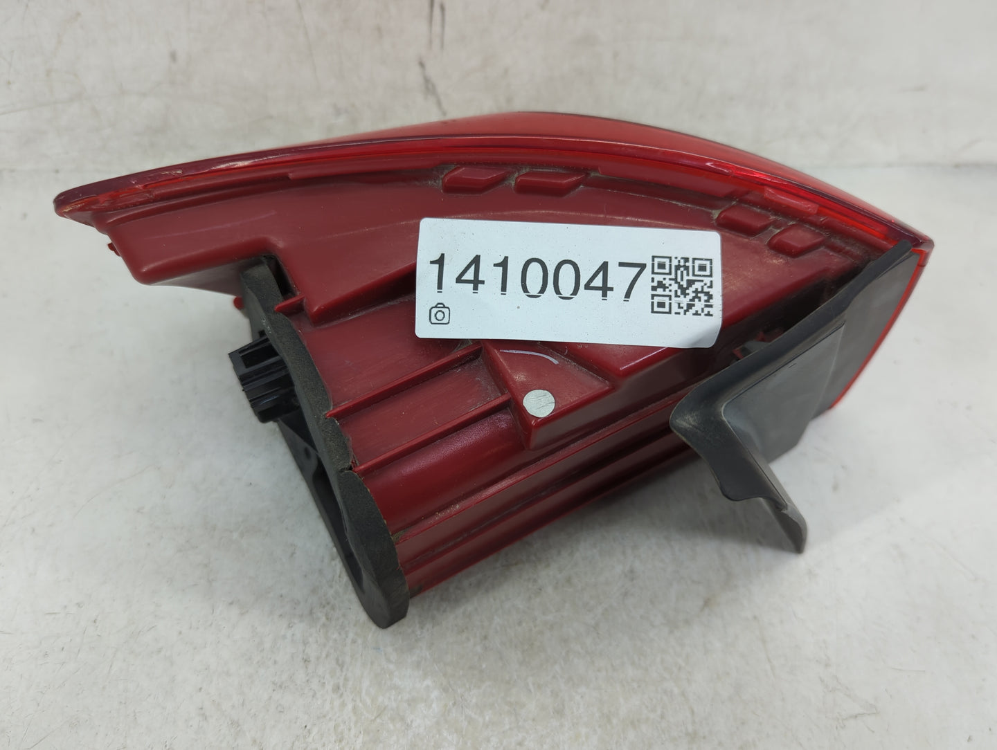 2011-2014 Volkswagen Jetta Tail Light Assembly Passenger Right OEM Fits Fits 2011 2012 2013 2014 OEM Used Auto Parts - Oemus