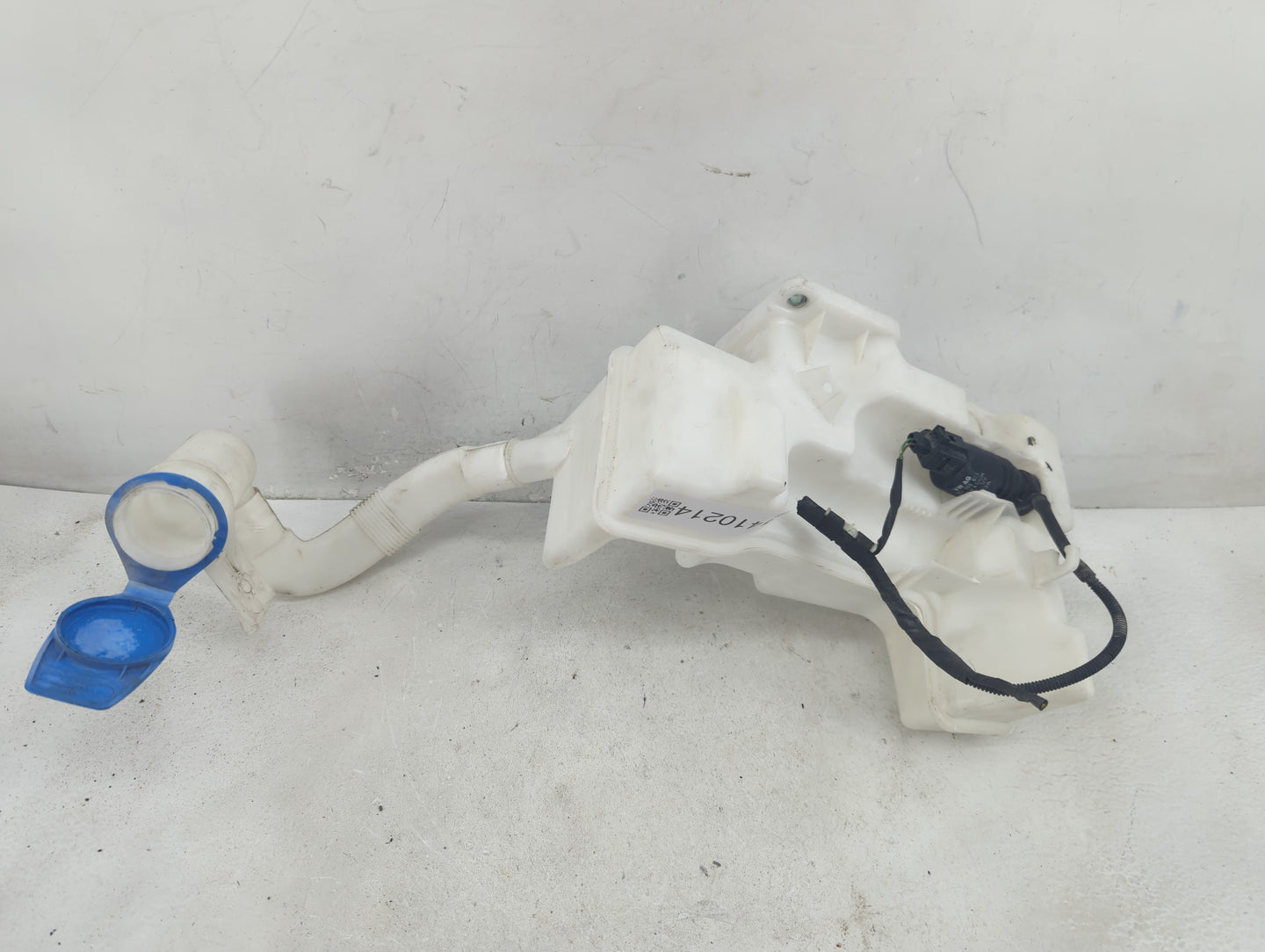 2011-2018 Volkswagen Jetta Windshield Washer Fluid Reservoir Bottle Oem - Oemusedautoparts1.com
