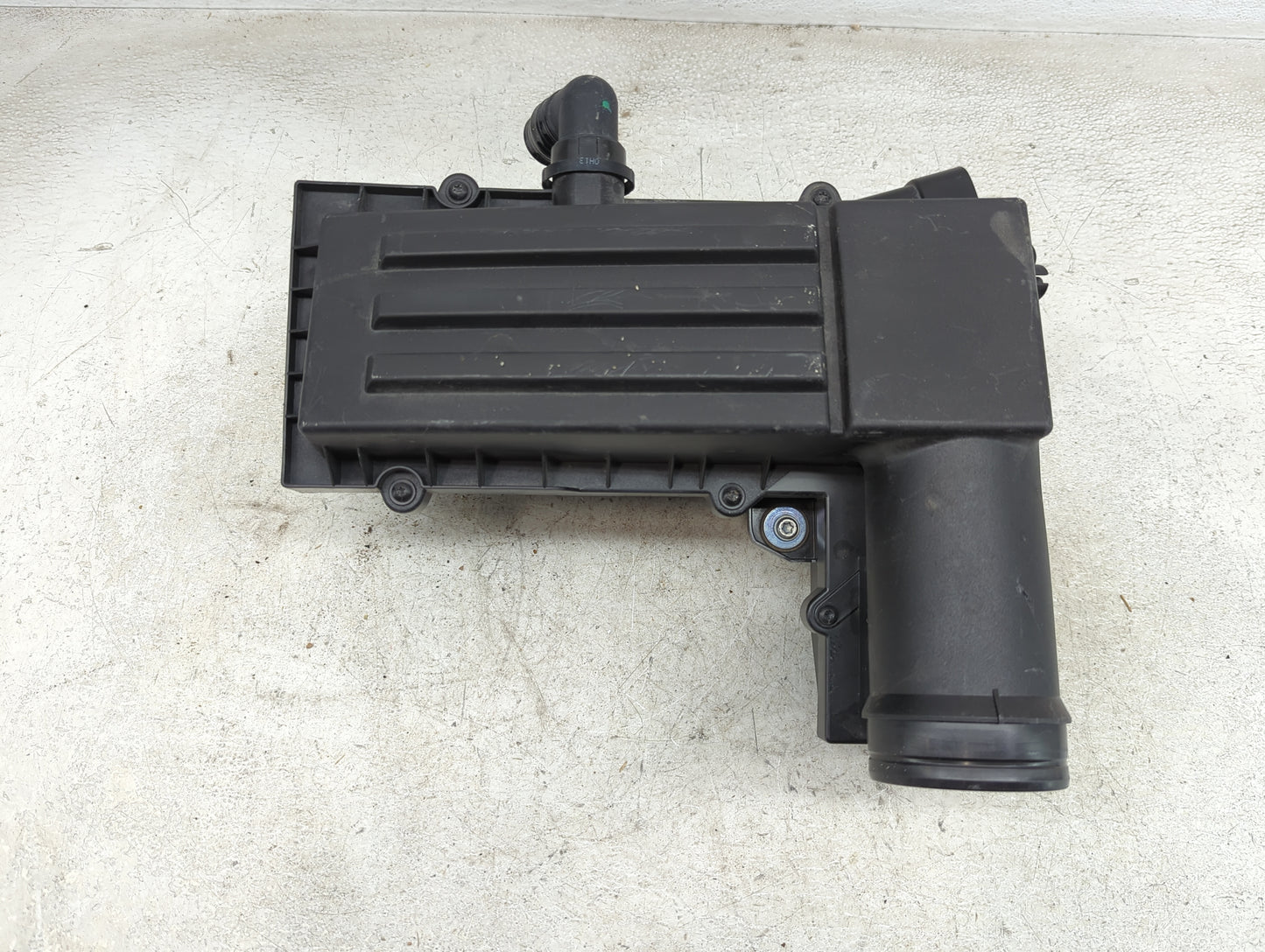 2013-2018 Volkswagen Jetta Air Cleaner Intake-duct Hose Tube - Oemusedautoparts1.com
