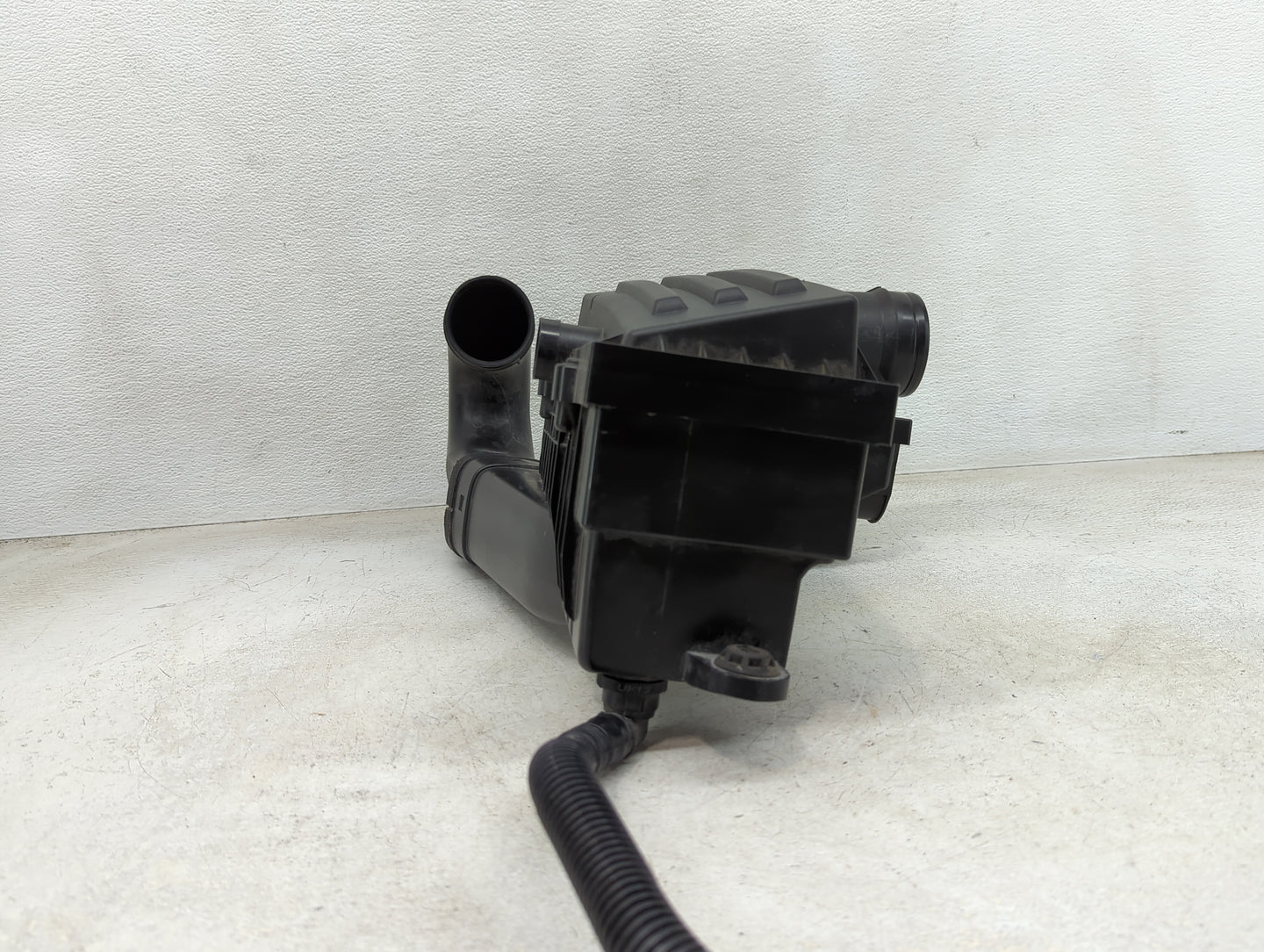 2013-2018 Volkswagen Jetta Air Cleaner Intake-duct Hose Tube - Oemusedautoparts1.com