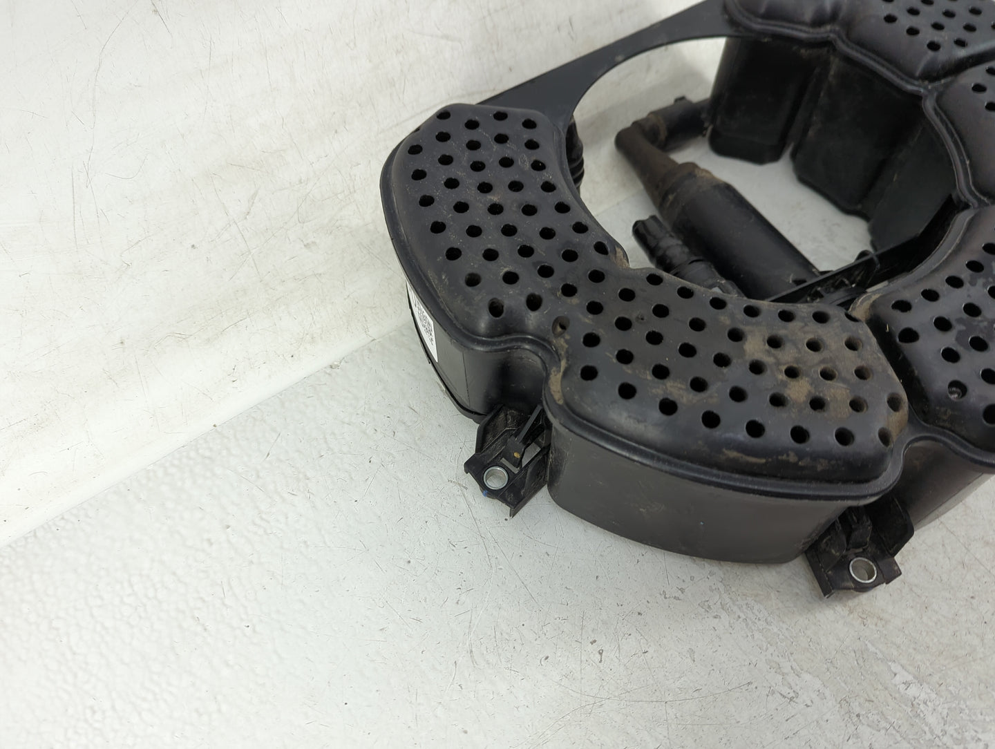 2014 Volkswagen Jetta Fuel Vapor Charcoal Canister - Oemusedautoparts1.com