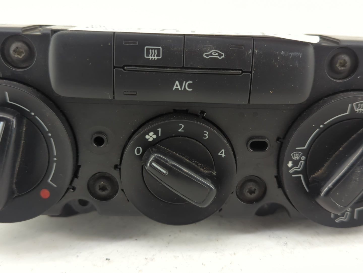 2011-2014 Volkswagen Jetta Climate Control Module Temperature AC/Heater Replacement P/N:5C1819045 90151-736/0000 Fits OEM Us