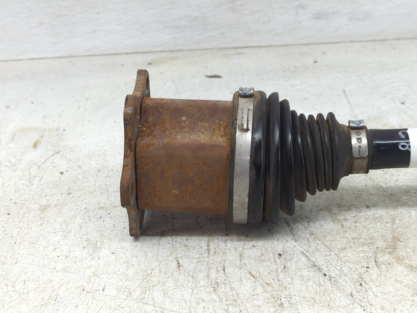 2009-2014 Volkswagen Jetta Axle Shaft Front Driver Cv C/v - Oemusedautoparts1.com