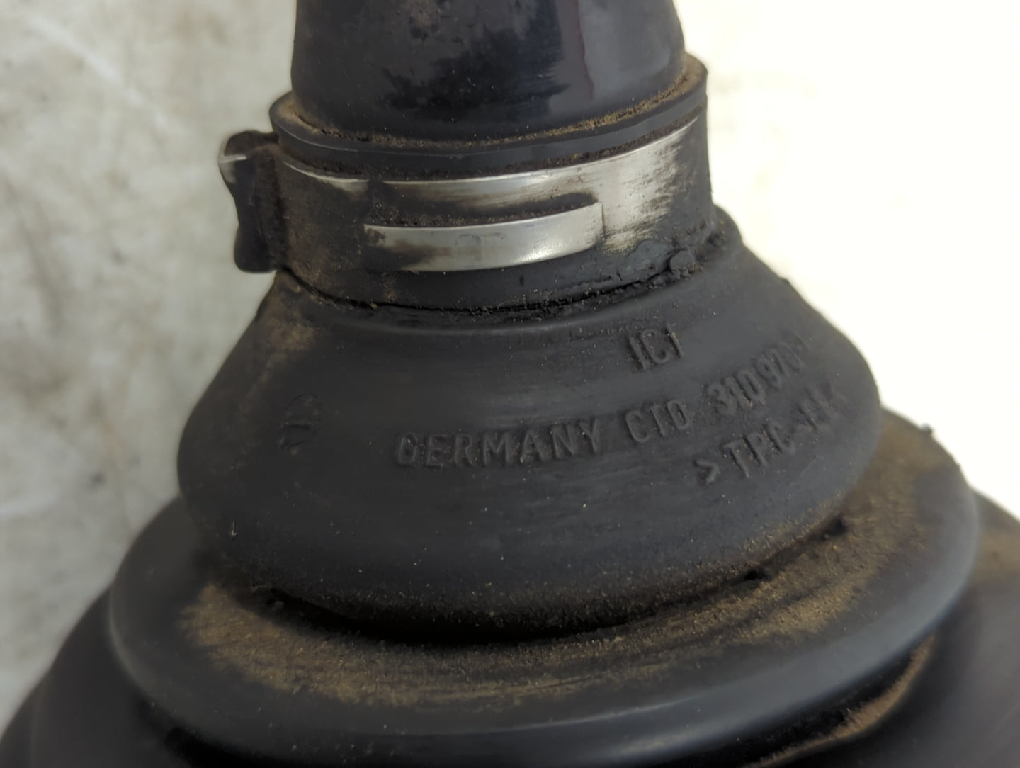 2009-2014 Volkswagen Jetta Axle Shaft Front Driver Cv C/v - Oemusedautoparts1.com