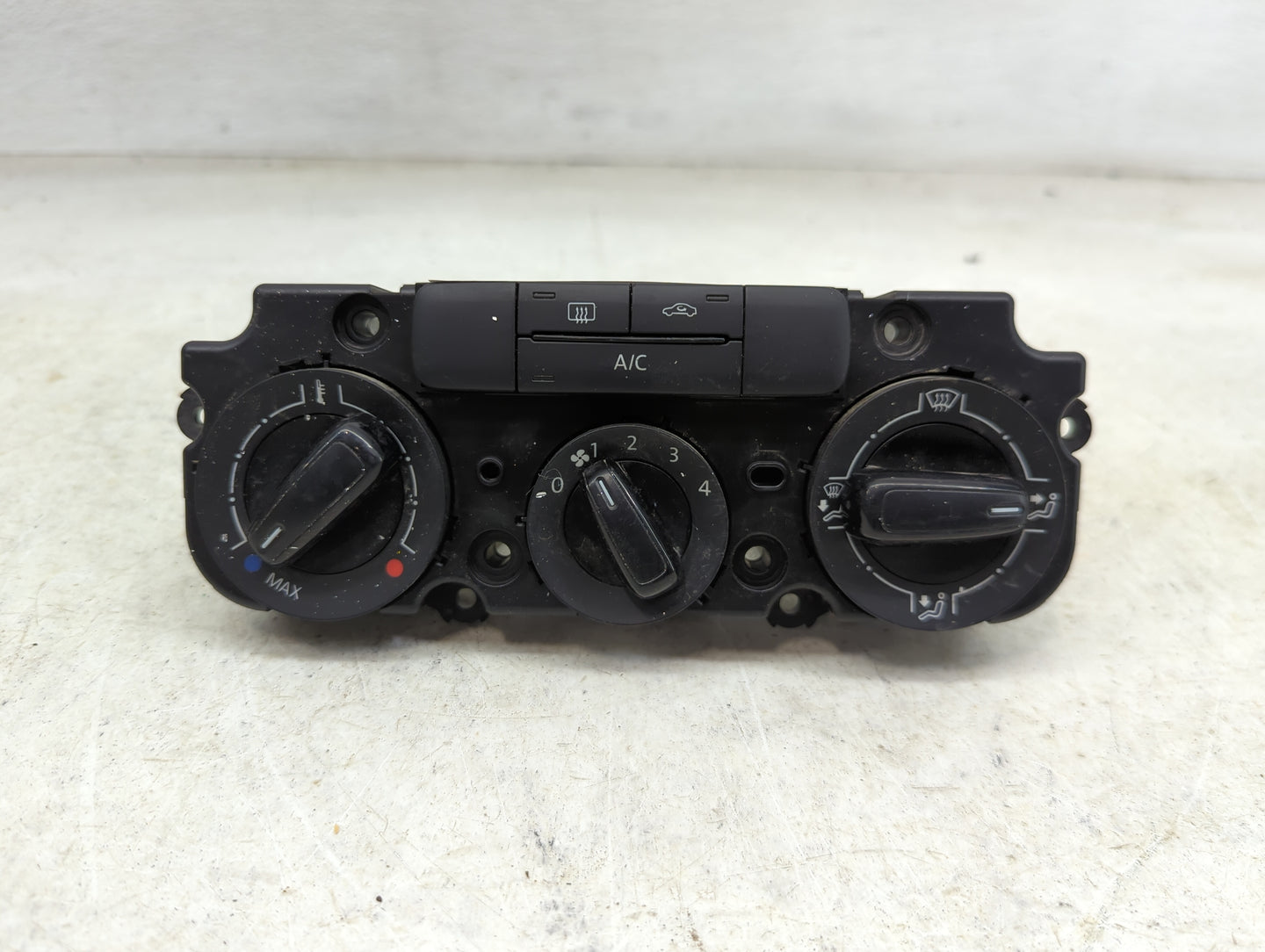 2014 Volkswagen Jetta Climate Control Module Temperature AC/Heater Replacement P/N:5C0820047 BK 90151-903/0000 Fits OEM Used
