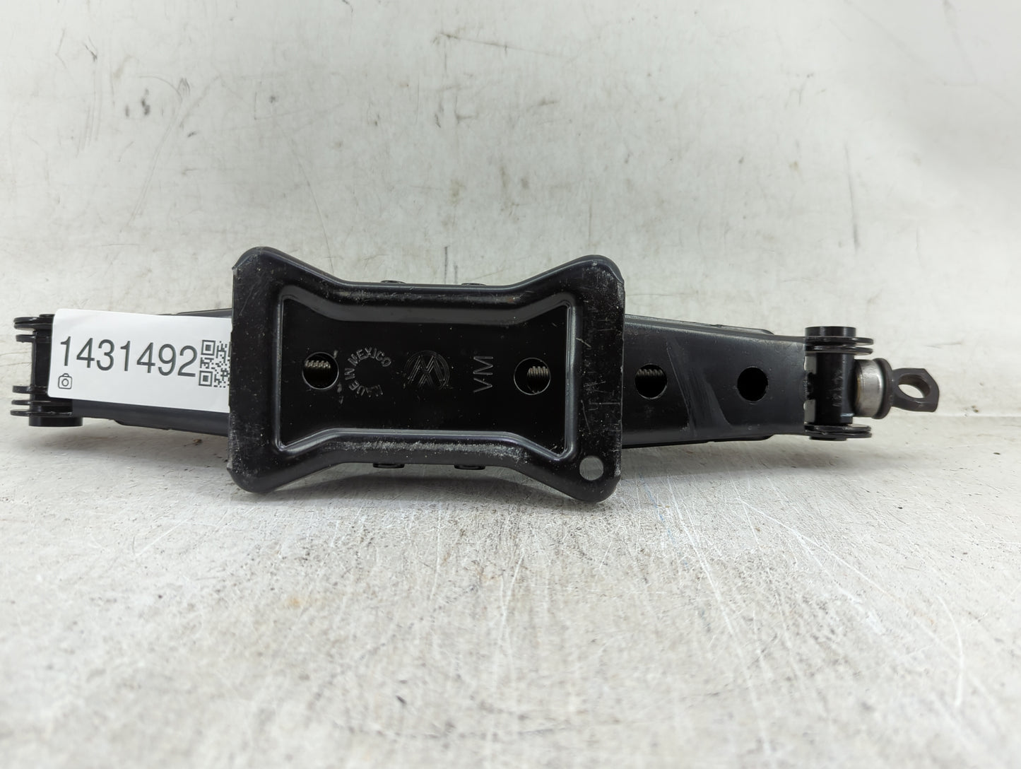 2014 Volkswagen Jetta Spare Scissor Car Jack - Oemusedautoparts1.com