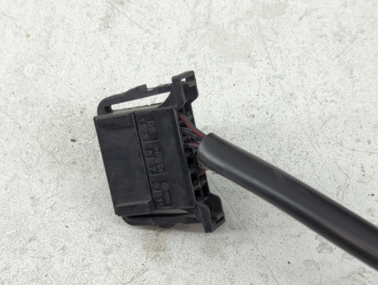 2011-2016 Volkswagen Jetta Driver Side View Mirror - Left Door Mirror OEM Used - Oemusedautoparts1.com