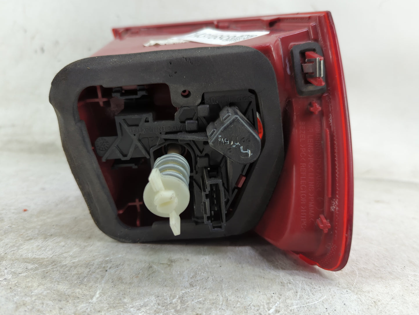 2011-2014 Volkswagen Jetta Tail Light Assembly Passenger Right OEM Fits Fits 2011 2012 2013 2014 OEM Used Auto Parts - Oemus