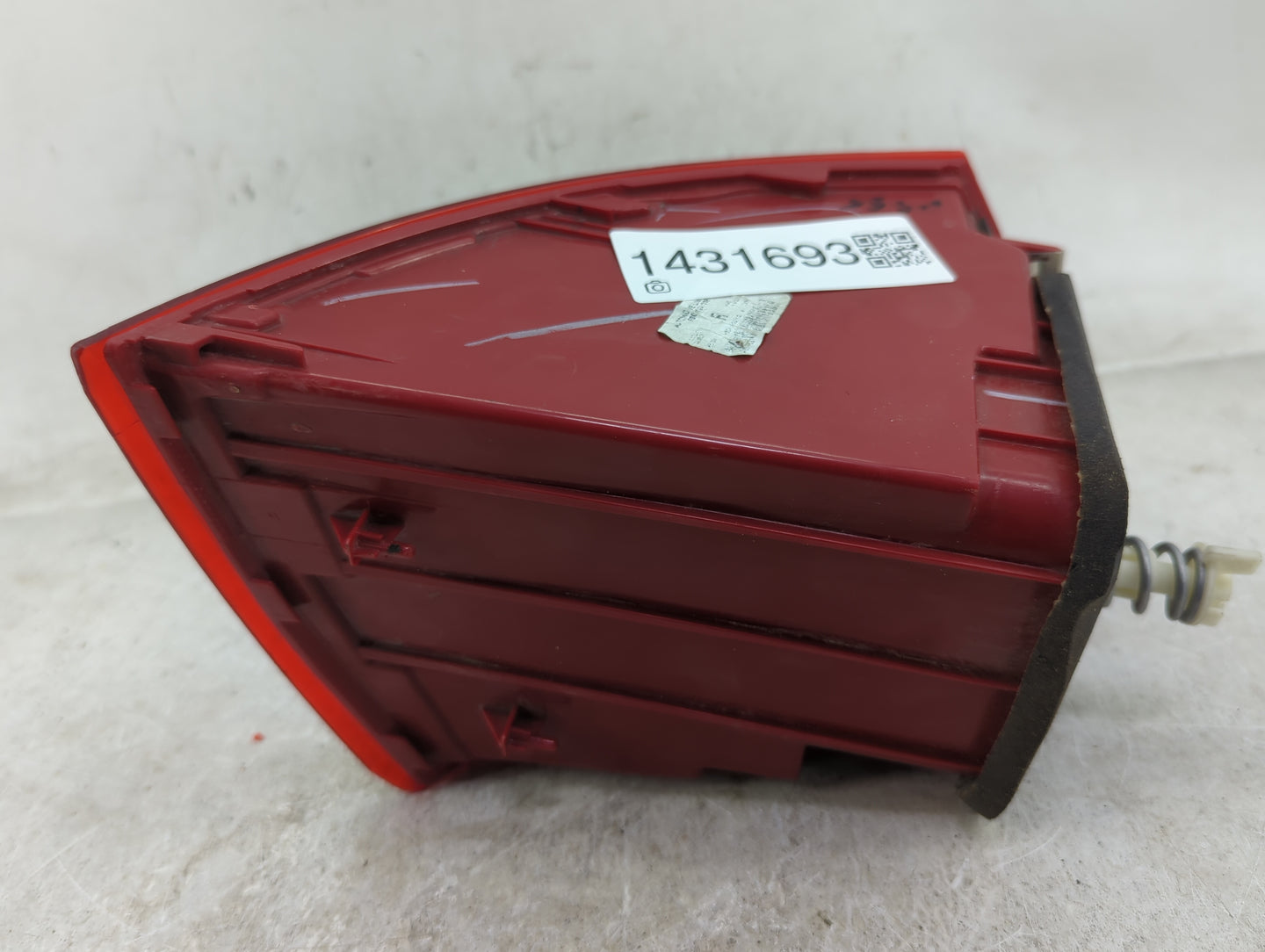 2011-2014 Volkswagen Jetta Tail Light Assembly Passenger Right OEM Fits Fits 2011 2012 2013 2014 OEM Used Auto Parts - Oemus