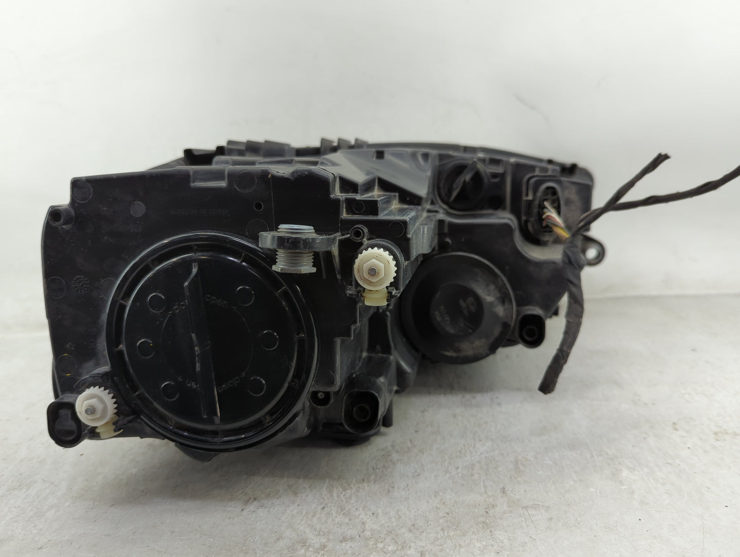 2011-2016 Volkswagen Jetta Passenger Right Oem Head Light Headlight Lamp - Oemusedautoparts1.com
