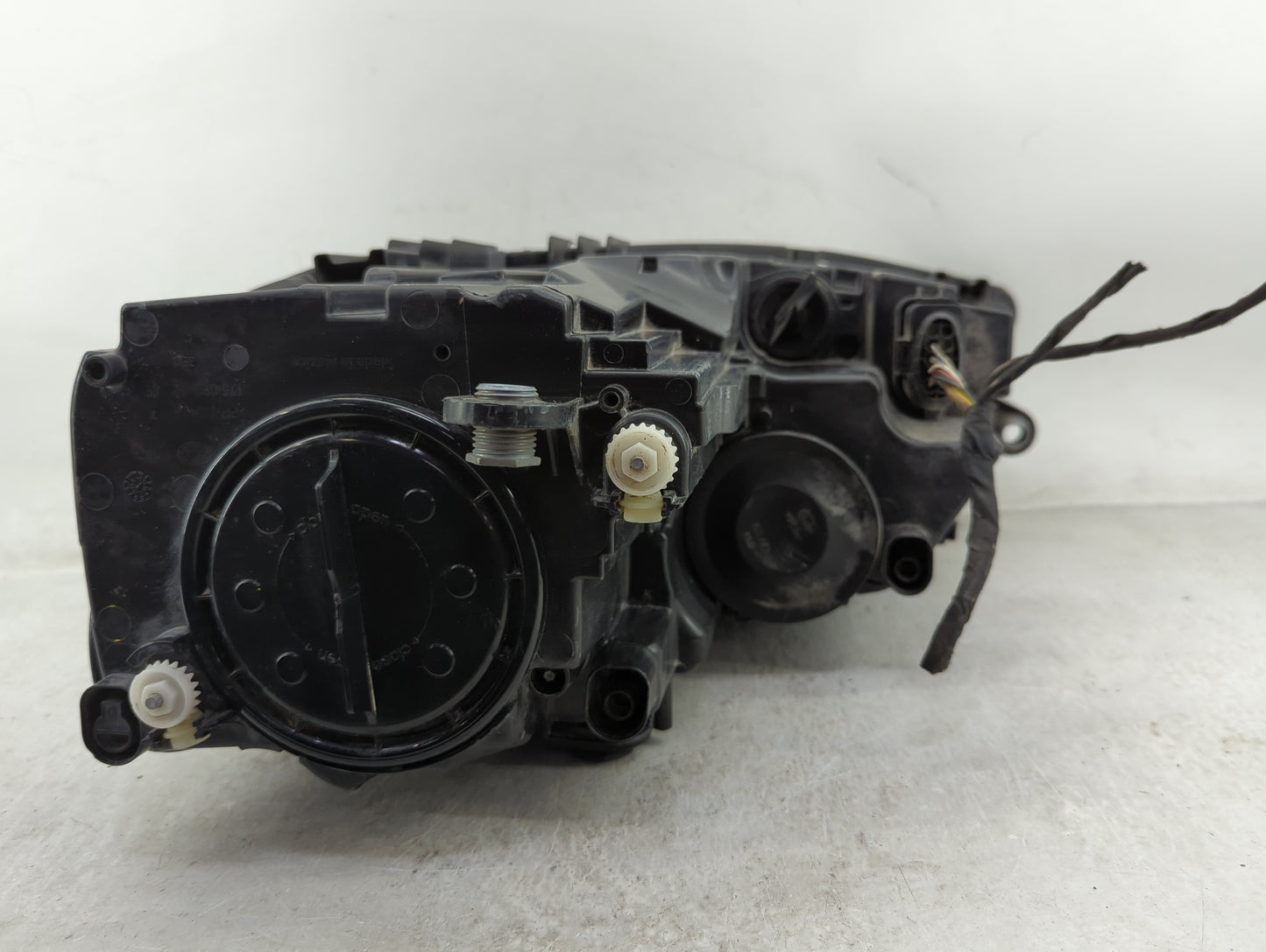 2011-2016 Volkswagen Jetta Passenger Right Oem Head Light Headlight Lamp - Oemusedautoparts1.com
