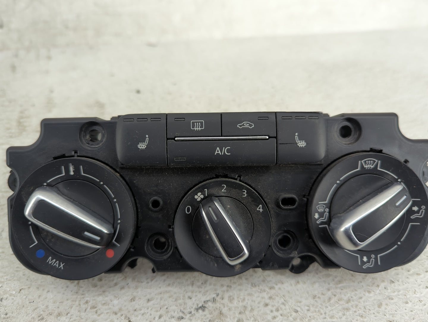 2011-2014 Volkswagen Jetta Climate Control Module Temperature AC/Heater Replacement P/N:5C0820047BA 90151-907/0000 Fits OEM 